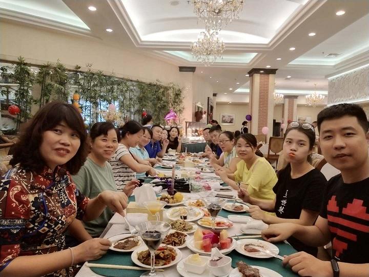 公司員工聚餐